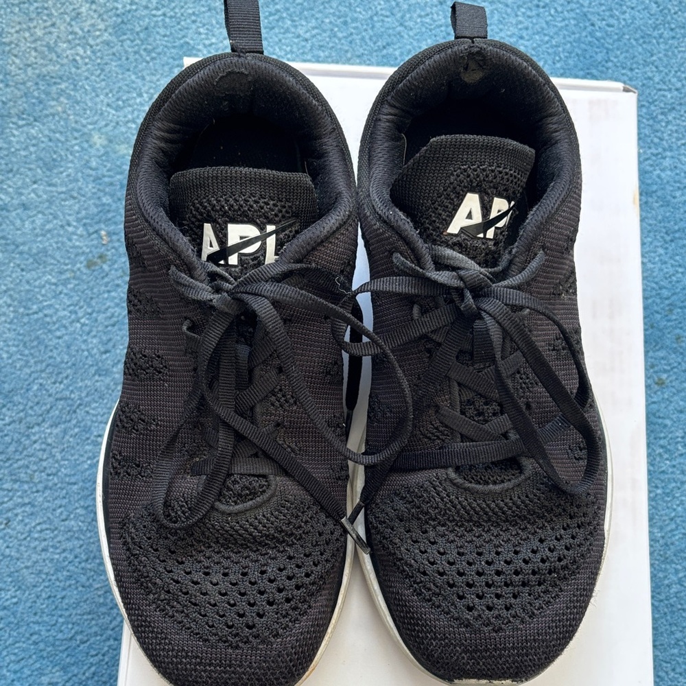 APL Techloom PRO Unisex Black Athletic Knit  sneakers Men US 8, UK 7, EUR 40.5